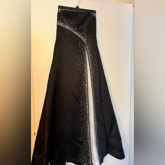 Black Gown w Rhinestones - Picture 2 of 5